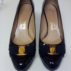Salvatore Ferragamo Vara Bow Pump